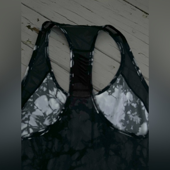 Lululemon •  Sunshine Salutation Tank • Dusk Dye White Black / Black - Picture 9 of 10